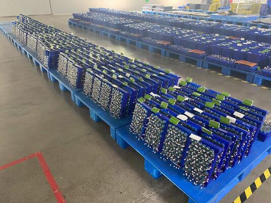 12.8V 3.6Ah 4Ah Solar Light Lithium Battery 26650 LiFePO4 Cylindrical